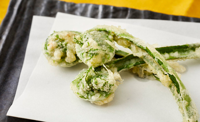 こごみの天ぷら